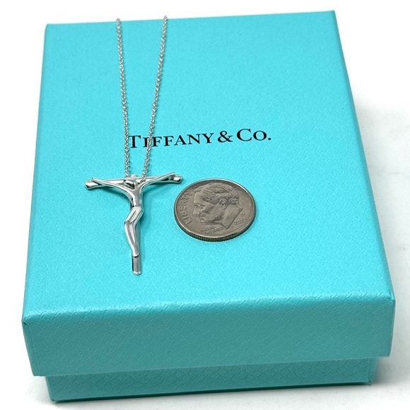 Authentic Tiffany & CO. Elsa Peretti Jesus Christ Crucifix Necklace. - Picture 15 of 16